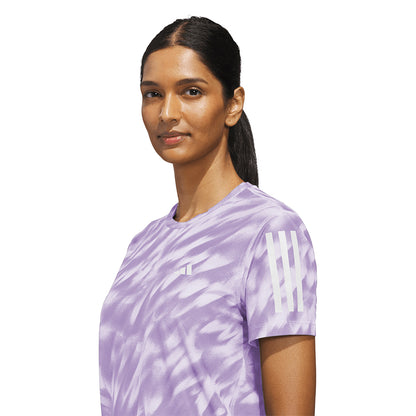 ADIDAS Own The Run Allover Print เสื้อวิ่งผู้หญิง