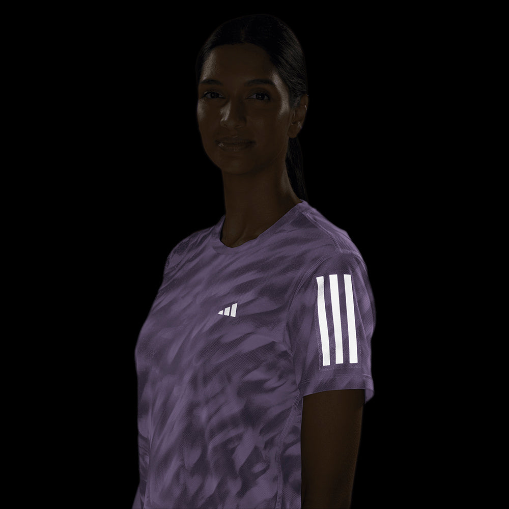 ADIDAS Own The Run Allover Print เสื้อวิ่งผู้หญิง