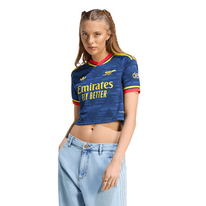 ADIDAS เสื้อแข่งผู้หญิงทรงครอปทีมอาร์เซนอล ชุดเยือน ฤดูกาล 2026/27