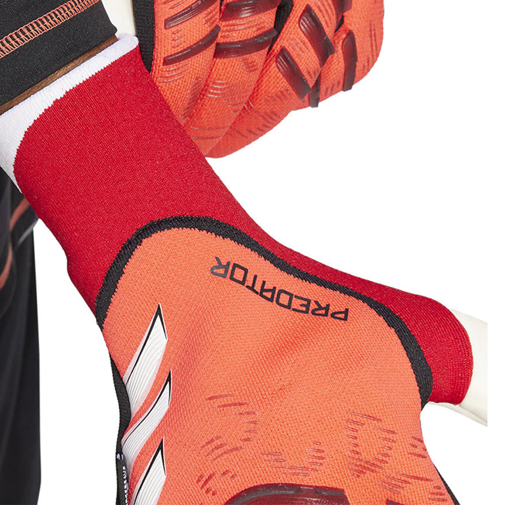 ADIDAS Predator Pro Fingersave ถุงมือผู้รักษาประตูผู้ชาย
