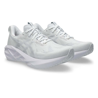 ASICS Novablast 5 รองเท้าวิ่งผู้ชาย