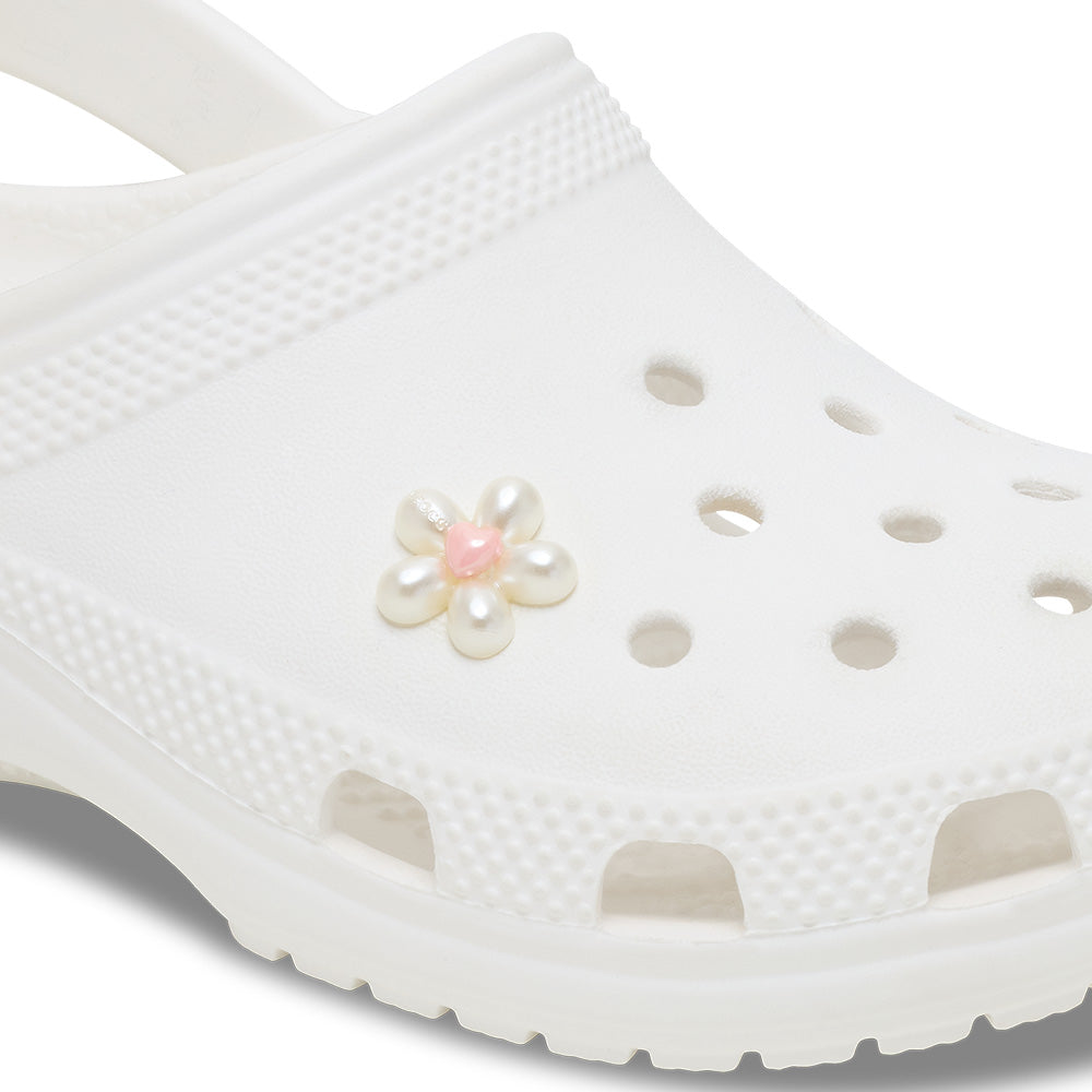 CROCS Jibbitz Pearl Flower With Heart Shoes Charm - Supersports Thailand Supersports Thailand