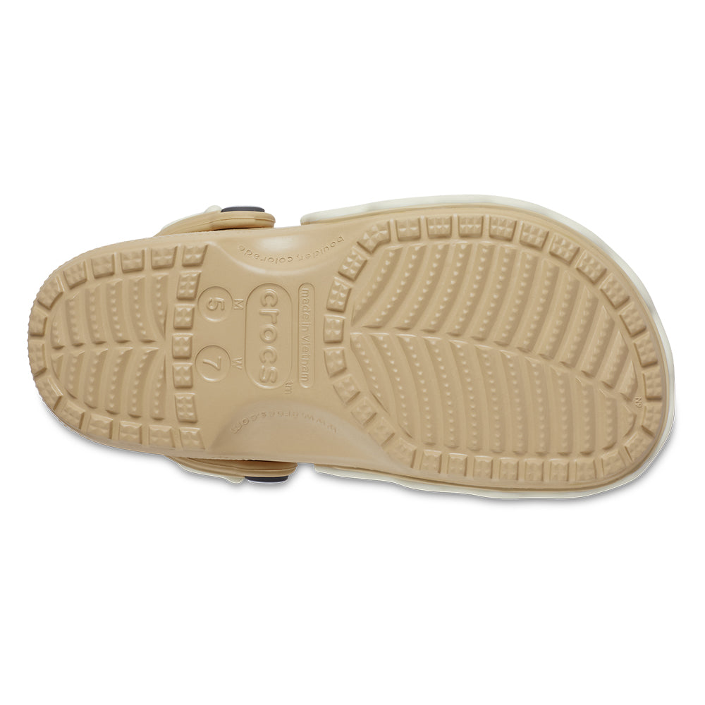 CROCS Classic Gingerbread Clog Unisex Lifestyle Shoes - Supersports Thailand