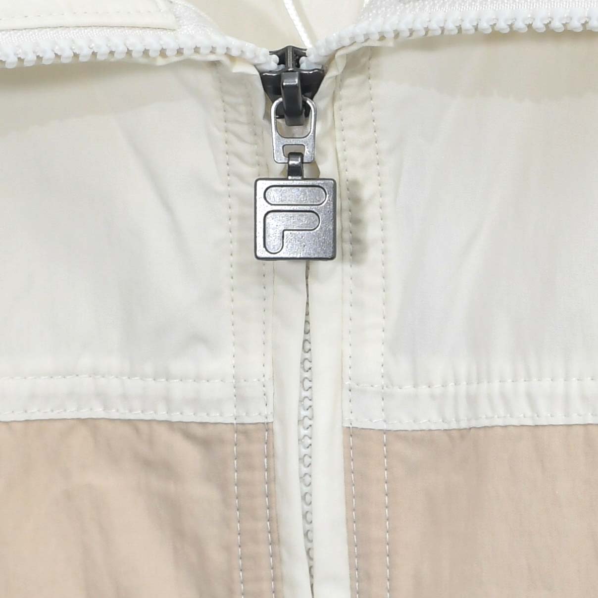 FILA Colorblock Windbreaker เสื้อแจ็คเก็ตผู้ใหญ่ Supersports Thailand