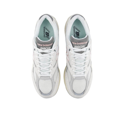 NEW BALANCE 880R Unisex Lifestyle Shoes - Supersports Thailand