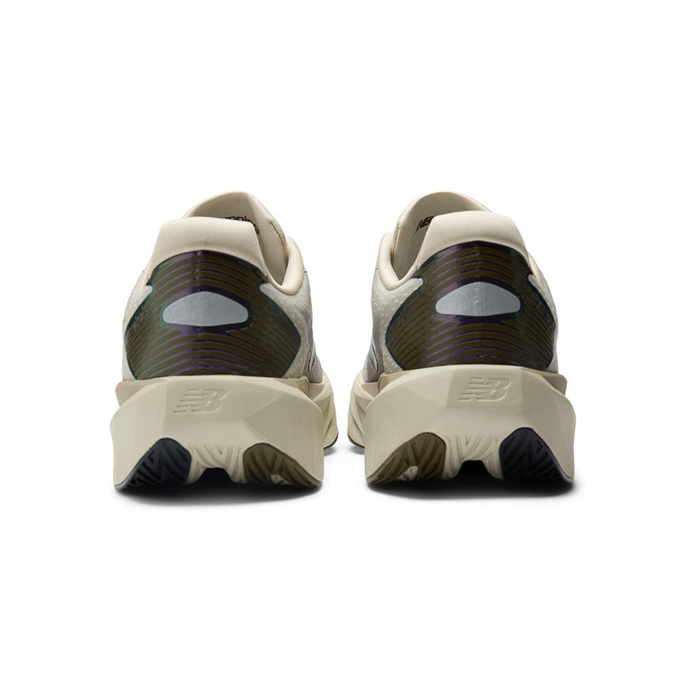 NEW BALANCE FuelCell Rebel v5 รองเท้าวิ่งผู้ชาย