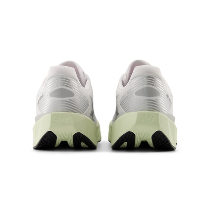 NEW BALANCE FuelCell Rebel v5 รองเท้าวิ่งผู้ชาย