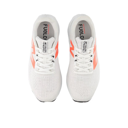 NEW BALANCE FuelCell Propel v5 รองเท้าวิ่งผู้หญิง