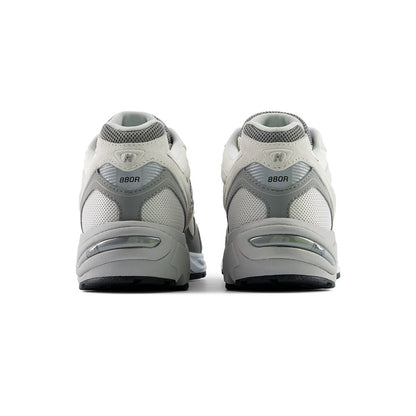NEW BALANCE 880R รองเท้าลำลองผู้ใหญ่