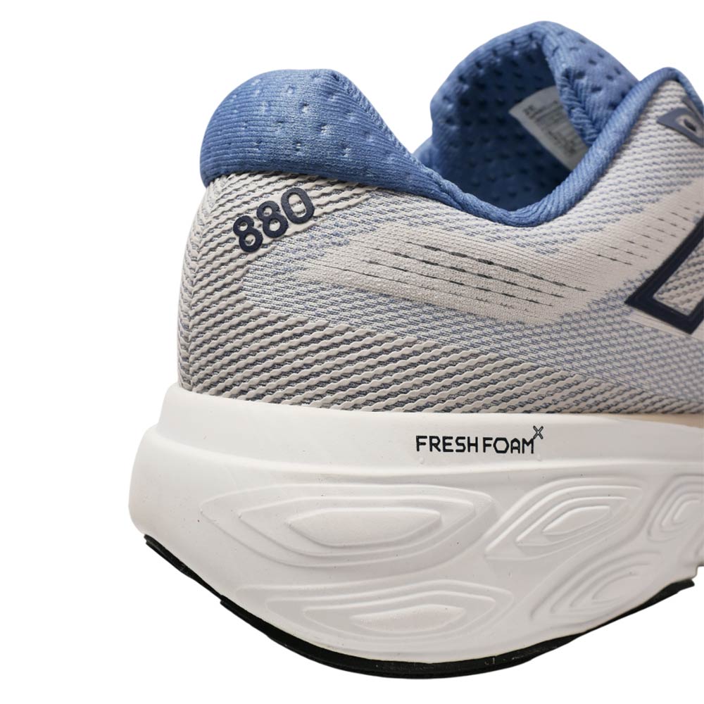 NEW BALANCE Fresh Foam X 880v15 2E รองเท้าวิ่งผู้ชาย