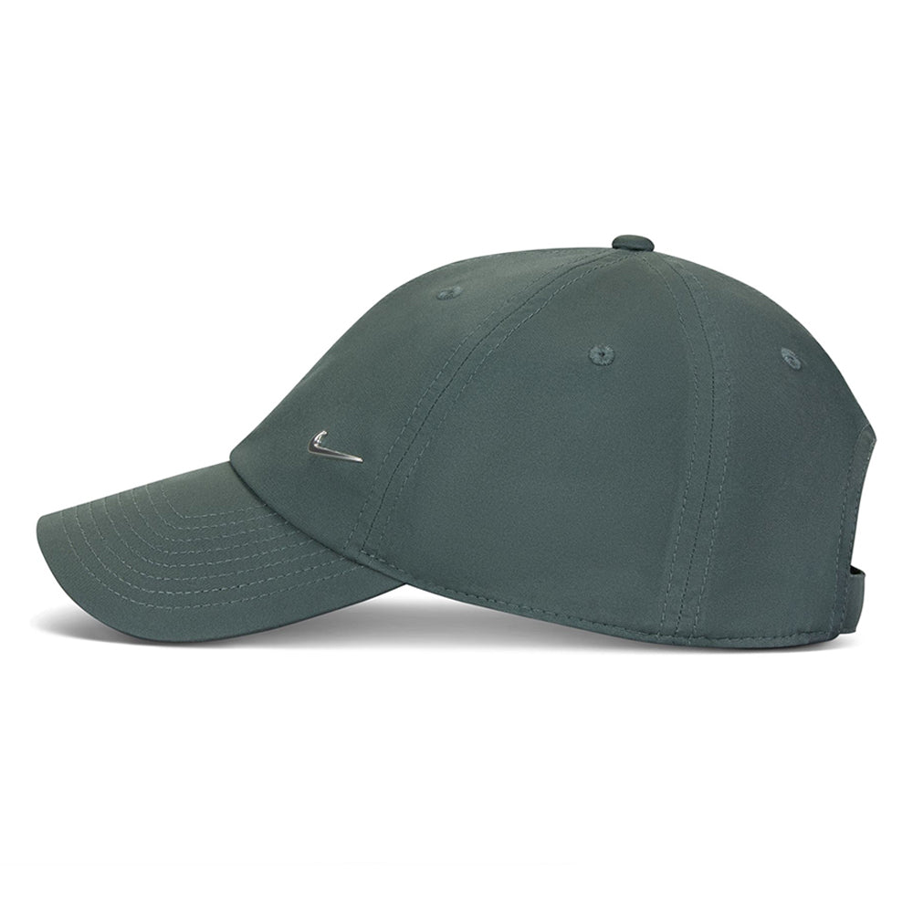 NIKE Dri-FIT Club Unstructured Metal Swoosh หมวกแก๊ปผู้ใหญ่ Supersports Thailand