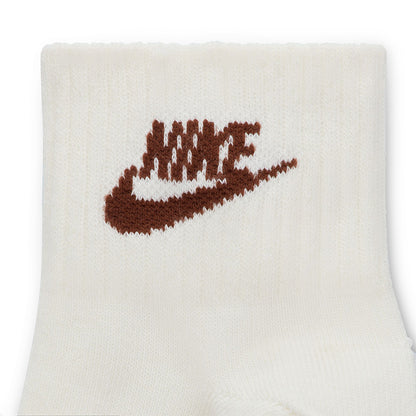 NIKE Everyday Essential Unisex Training Socks (3 Pairs) - Supersports Thailand