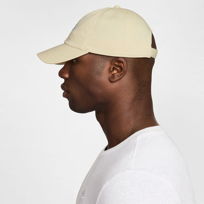 NIKE Club Unstructured Futura Wash Unisex Cap - Supersports Thailand