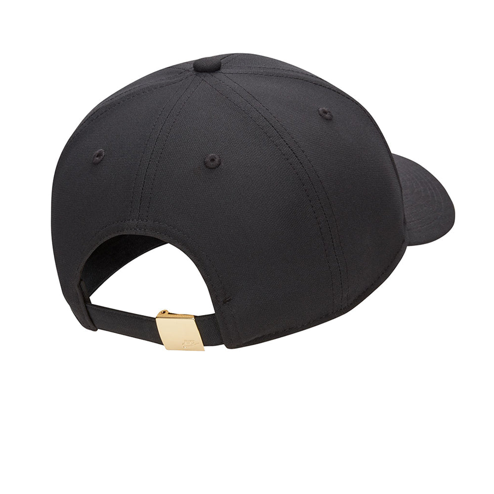 NIKE Dri-FIT Club Structured Metal Logo Unisex Cap - Supersports Thailand
