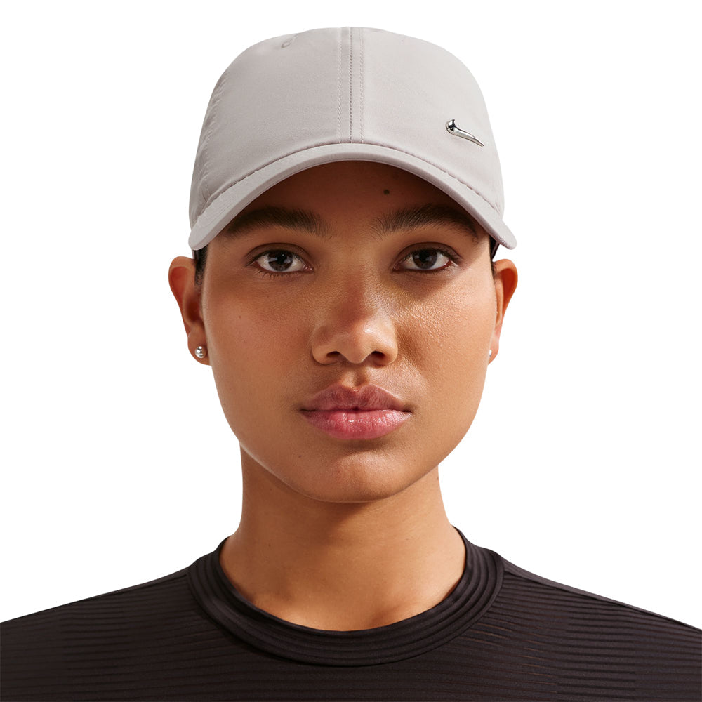 NIKE Dri-FIT Club Unstructured Metal Swoosh Unisex Cap - Supersports Thailand