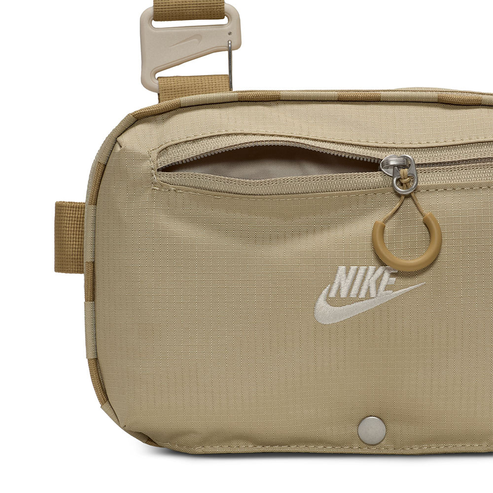 NIKE Hayward Patrol กระเป๋าสะพายข้างผู้ใหญ่