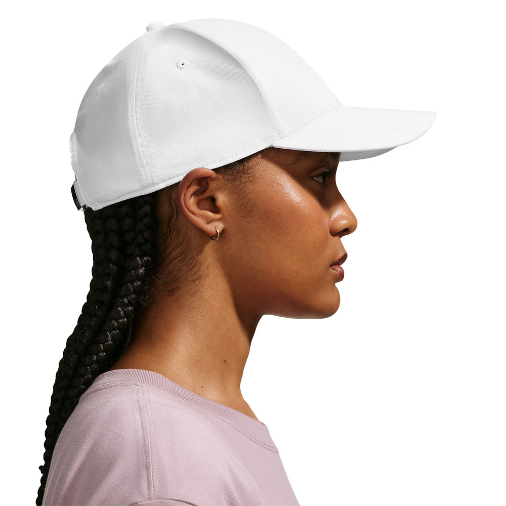 NIKE Dri-FIT Club Structured Metal Logo Unisex Cap - Supersports Thailand Supersports Thailand