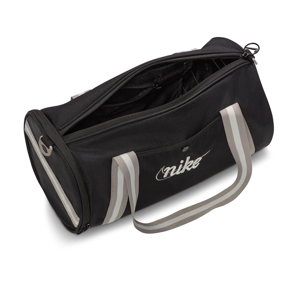 NIKE Heritage Retro กระเป๋ายิมทรงหมอนผู้ใหญ่