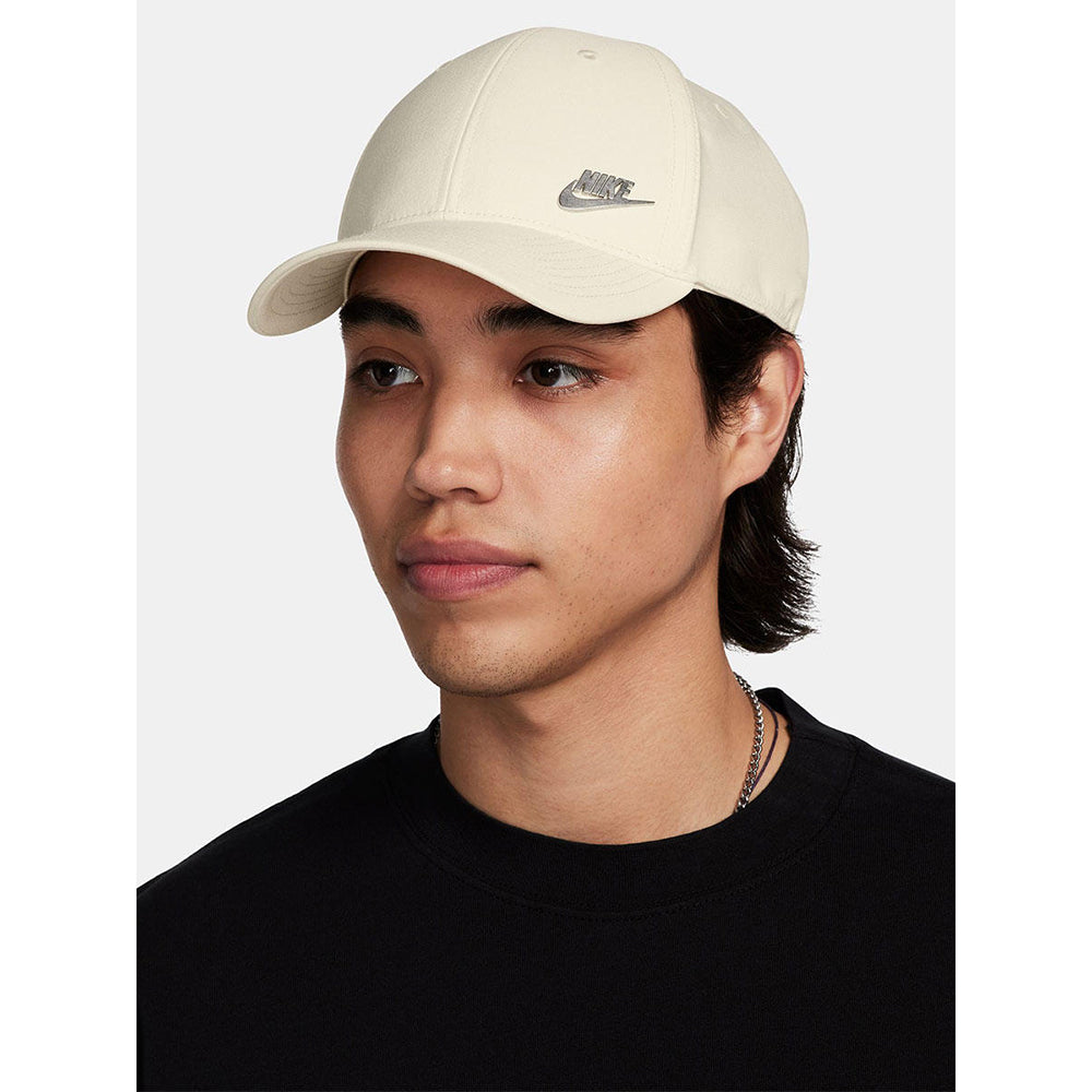 NIKE Dri-FIT Club Structured Metal Logo Unisex Cap - Supersports Thailand