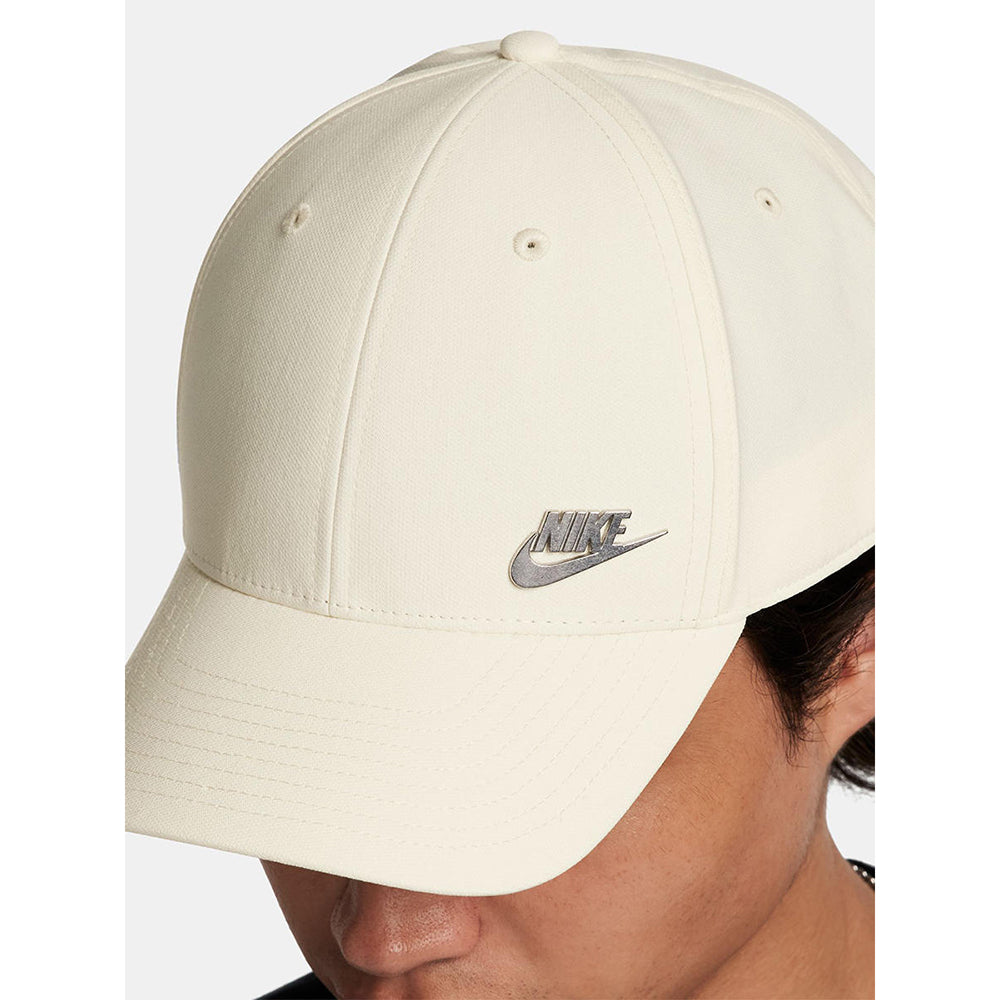 NIKE Dri-FIT Club Structured Metal Logo Unisex Cap - Supersports Thailand Supersports Thailand