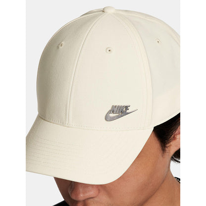 NIKE Dri-FIT Club Structured Metal Logo Unisex Cap - Supersports Thailand