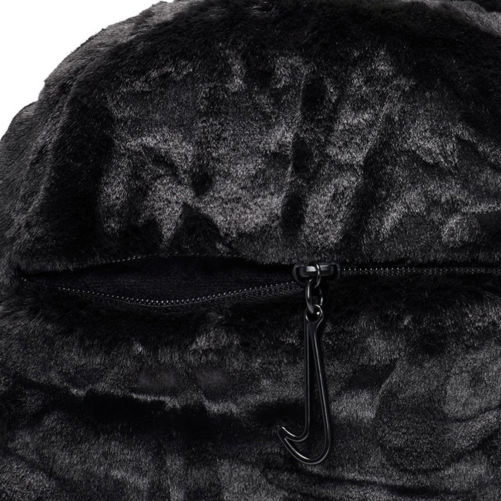 NIKE Sportswear Futura Faux Fur กระเป๋าเป้ผู้หญิง