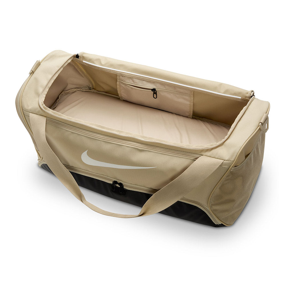 NIKE Brasilia 9.5 กระเป๋ายิมทรงหมอนผู้ใหญ่