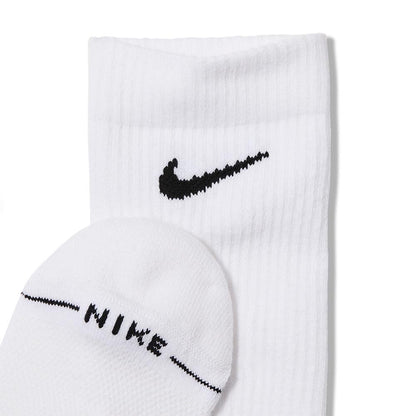 NIKE Everyday Elevated Crew ถุงเท้าผู้ใหญ่ (แพ็ค 6 คู่)