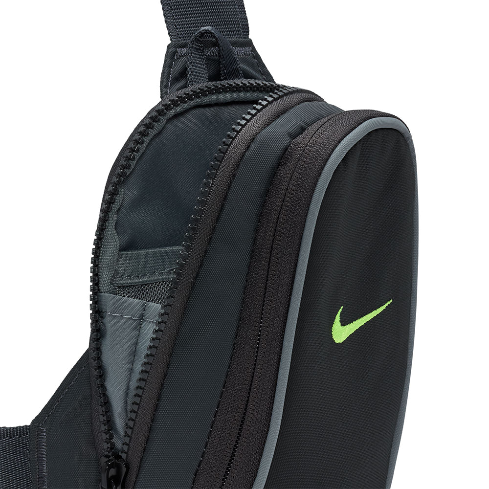NIKE Sportswear Essentials กระเป๋าสะพายข้างผู้ใหญ่