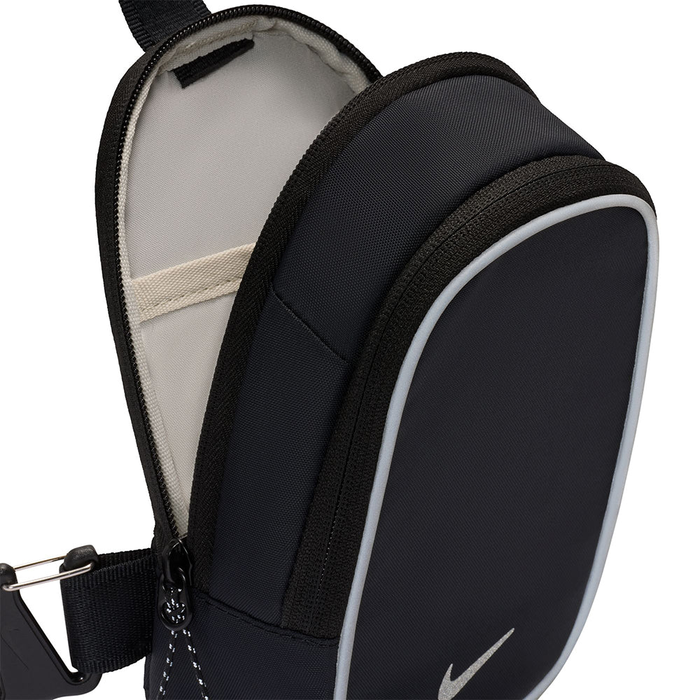 NIKE Commute กระเป๋าสะพายข้างผู้ใหญ่ Supersports Thailand