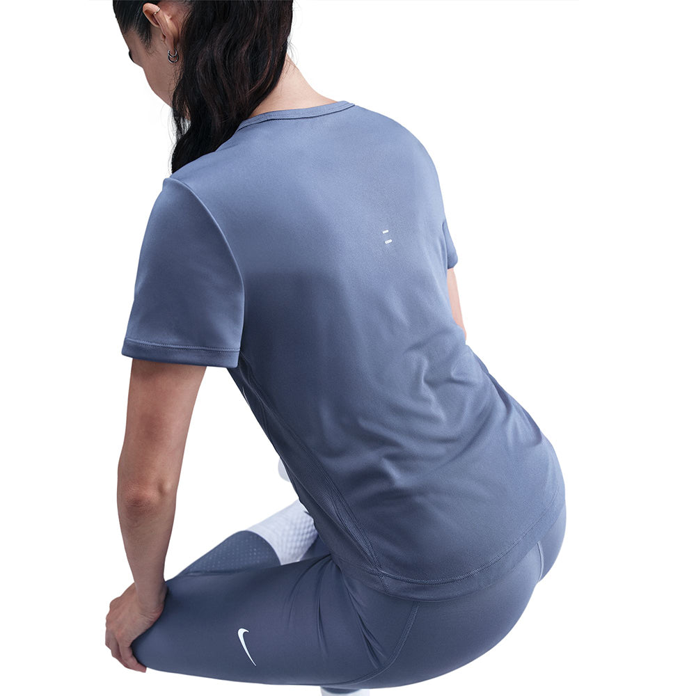NIKE Tempo Swoosh Run Women's Running T-Shirt - Supersports Thailand Supersports Thailand