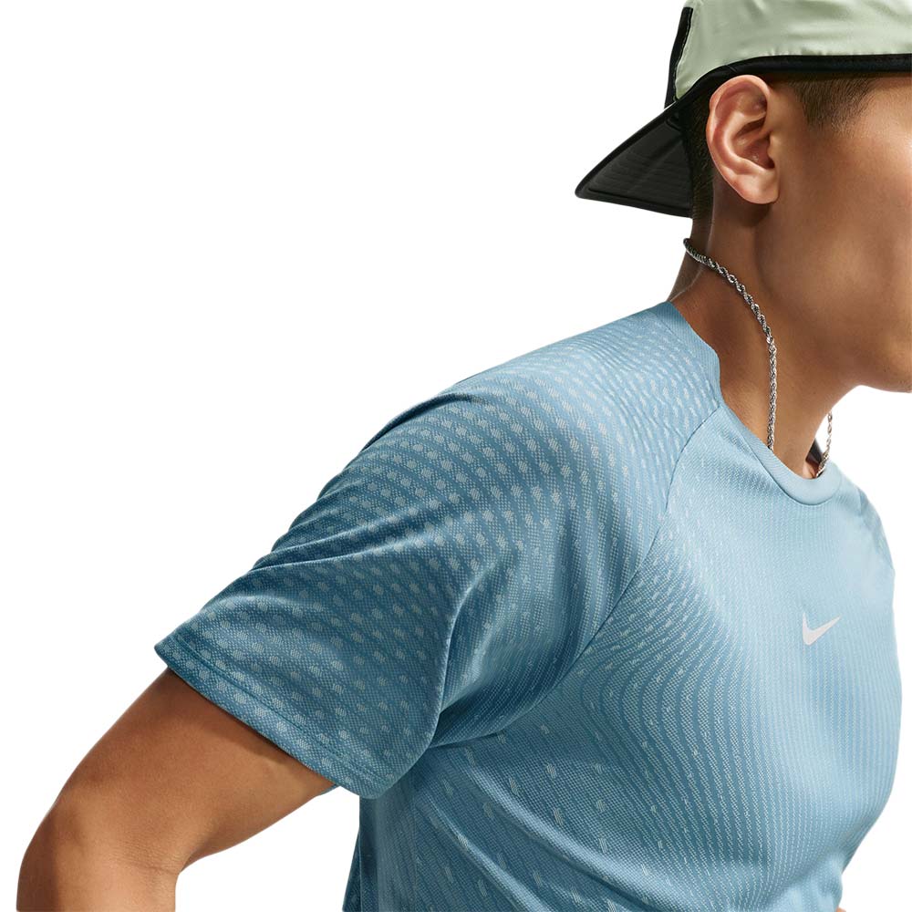 NIKE Stride Aero-FIT Men's Running T-Shirt - Supersports Thailand