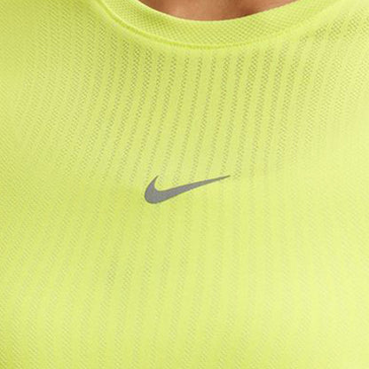 NIKE Swift Aero-FIT Women's Running T-Shirt - Supersports Thailand