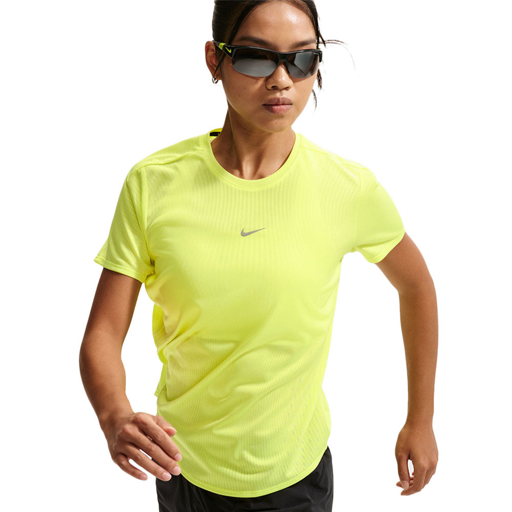 NIKE Swift Aero-FIT Women's Running T-Shirt - Supersports Thailand Supersports Thailand