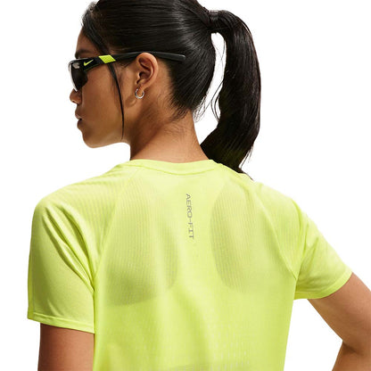 NIKE Swift Aero-FIT Women's Running T-Shirt - Supersports Thailand
