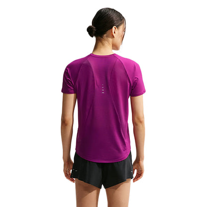 NIKE Swift Women's Running T-Shirt - Supersports Thailand