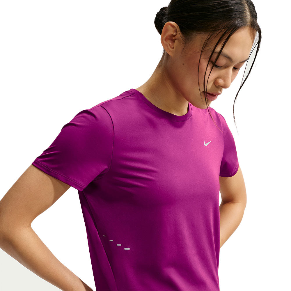 NIKE Swift Women's Running T-Shirt - Supersports Thailand