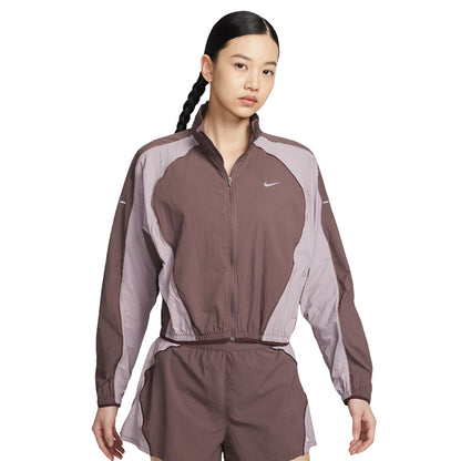 NIKE Swift Women's Running Jacket - Supersports Thailand