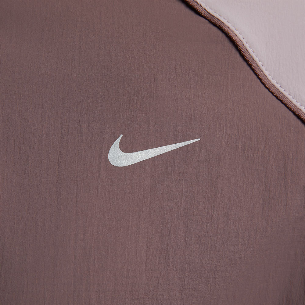 NIKE Swift Women's Running Jacket - Supersports Thailand