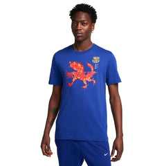 NIKE FC Barcelona Essential เสื้อฟุตบอลผู้ชาย