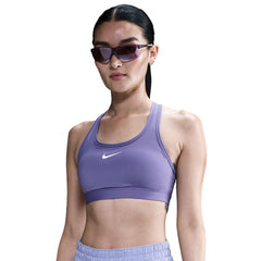 NIKE Swoosh Medium Support สปอร์ตบราผู้หญิง