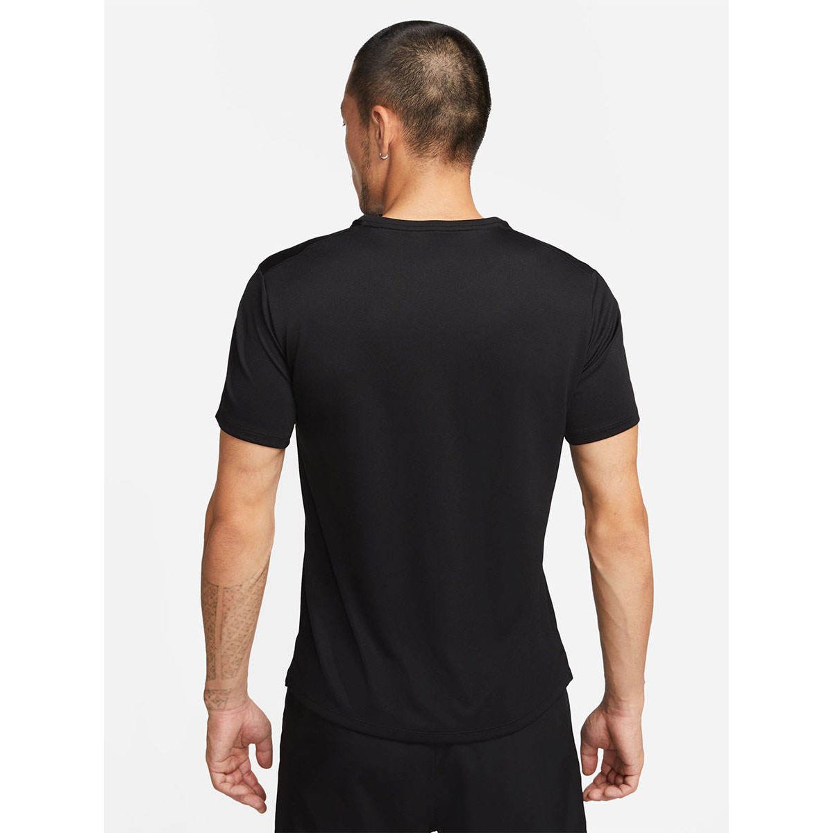 NIKE Dri-FIT UV Miler Men's Running T-Shirt - Supersports Thailand Supersports Thailand
