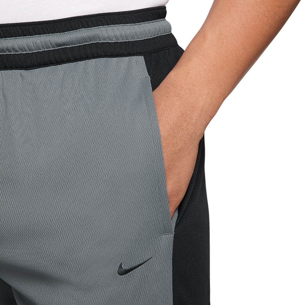 NIKE Dri-FIT 8" กางเกงบาสเกตบอลขาสั้นผู้ชาย