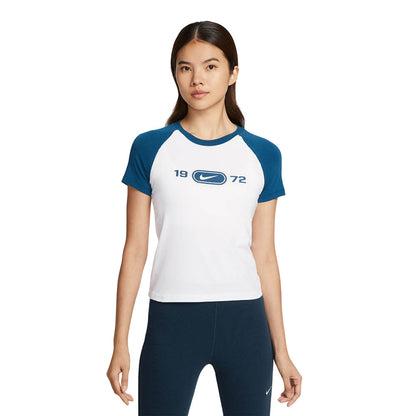 NIKE Sportswear Chill Knit เสื้อยืดผู้หญิง