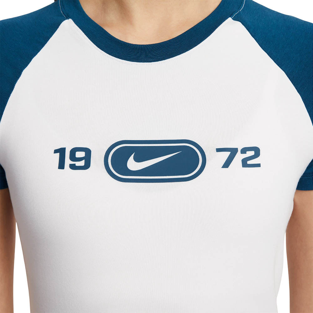 NIKE Sportswear Chill Knit เสื้อยืดผู้หญิง