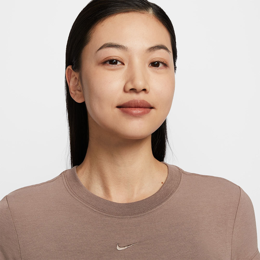 NIKE Sportswear Chill Knit เสื้อยืดผู้หญิง
