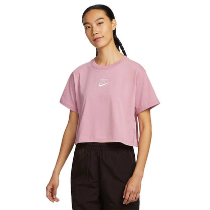 NIKE Sportswear Short-Sleeve Cropped เสื้อยืดผู้หญิง