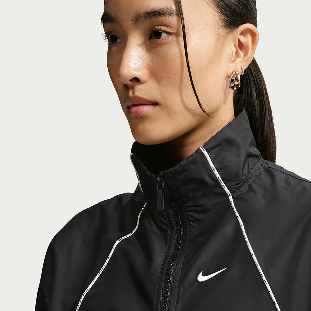 NIKE Sportswear เสื้อแจ็คเก็ตผู้หญิง Supersports Thailand