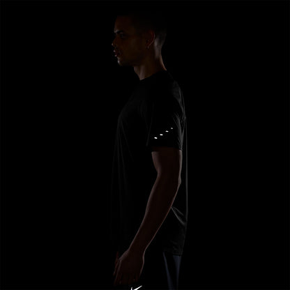 NIKE Stride Men's Running T-Shirt - Supersports Thailand