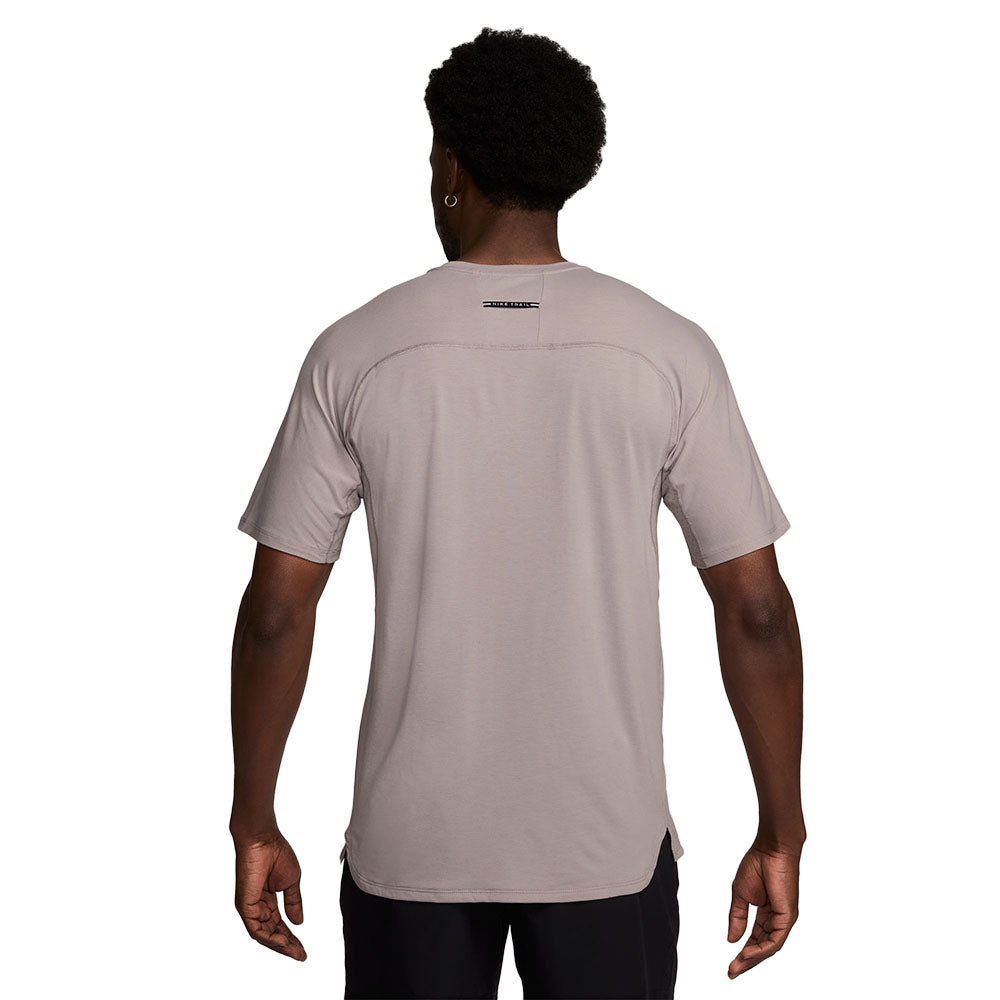 NIKE Trail Solar Chase เสื้อวิ่งผู้ชาย